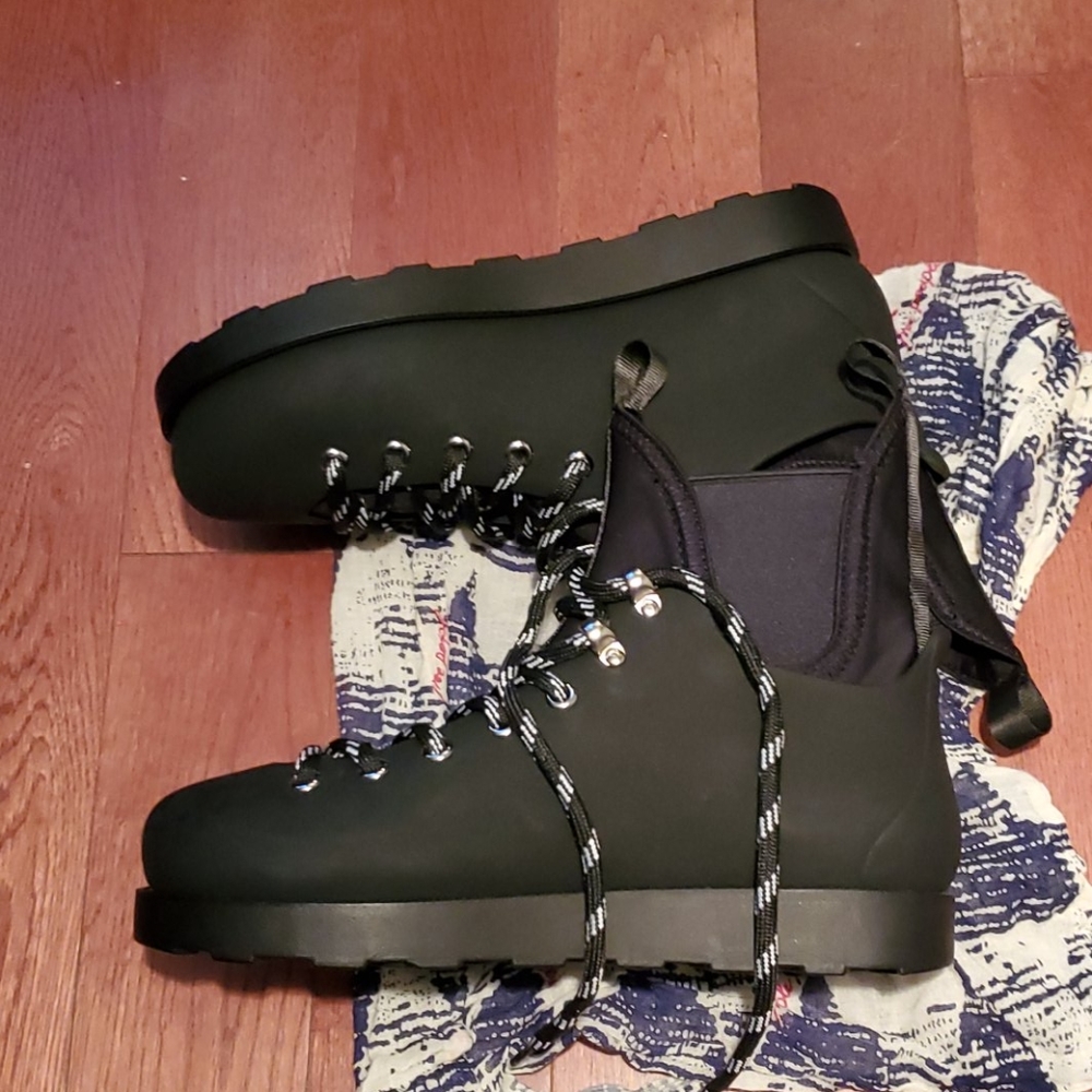 Jeffery Campbell NWT.  FLASH $ - Picture 2 of 4